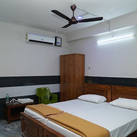Rajali Residency Otel Kulithalai Dış mekan fotoğraf